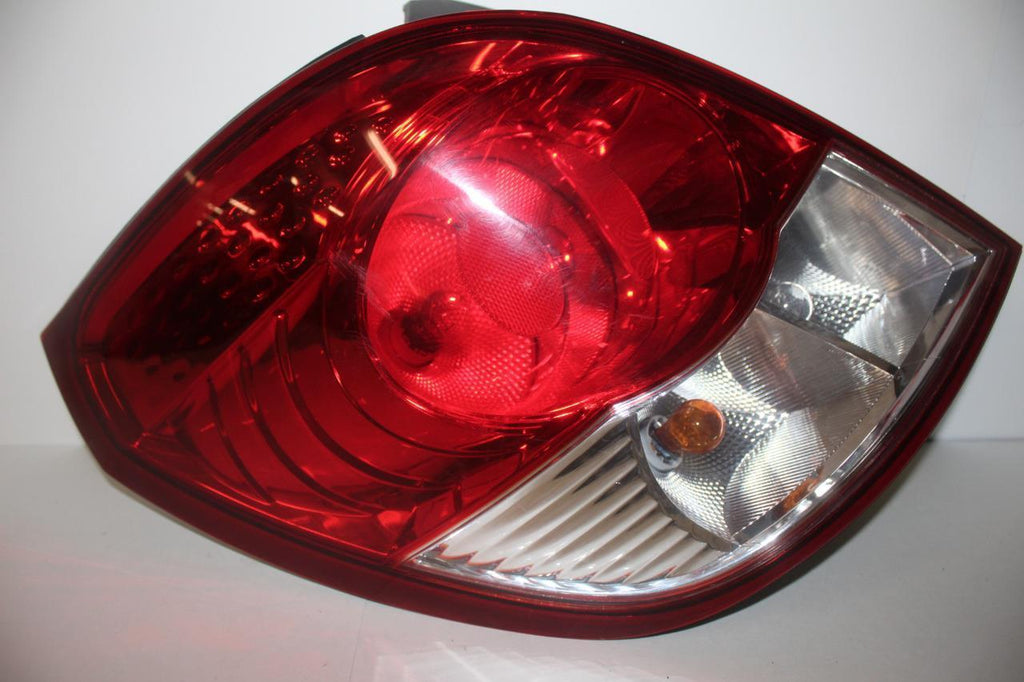 2008-2010 SATURN VUE  DRIVER LEFT SIDE REAR TAIL LIGHT 28774