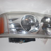 2001-2006 GMC YUKON XL1500 FRONT PASSENGER RIGHT SIDE HEADLIGHT 29725 - BIGGSMOTORING.COM