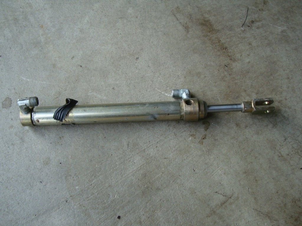 99-01-03 Saab 9-3 Convertible top hydraulic CYLINDER 1 LONG FROM DRIVER  SIDE