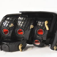 1998-2004 FORD MUSTANG PASSENGER RIGHT SIDE REAR TAIL LIGHT XR33-13B504 - BIGGSMOTORING.COM