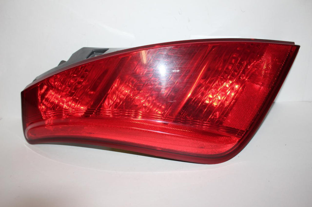 2003-2005 Nissan Murano Driver Side Rear Tail Light 28739 - BIGGSMOTORING.COM