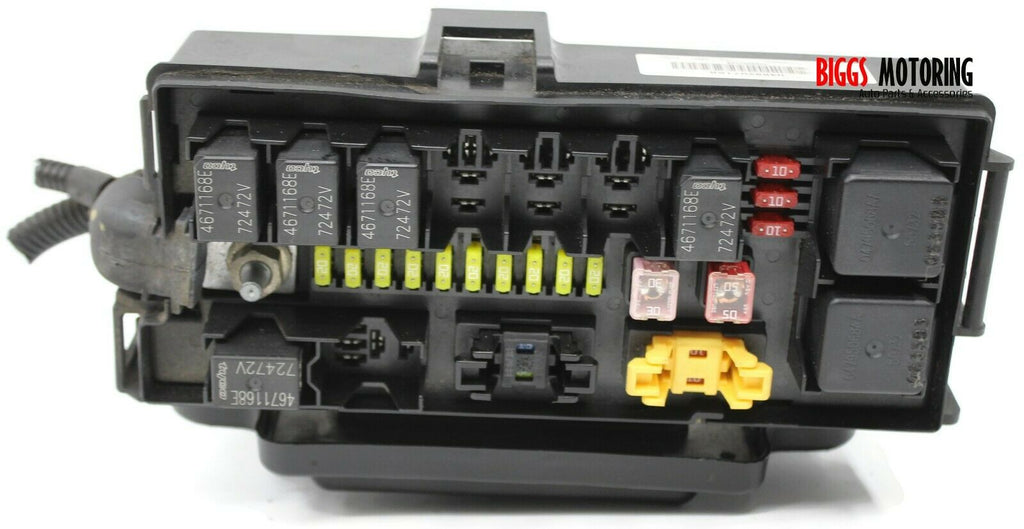 2005-2010 Jeep Cherokee Integrated Power Fuse Box 04692071AB - BIGGSMOTORING.COM